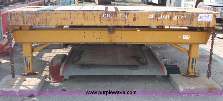 image for item C2611 2001 Ledwell LW25X120 portable loading ramp