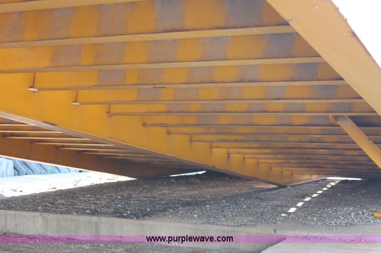 image for item C2611 2001 Ledwell LW25X120 portable loading ramp