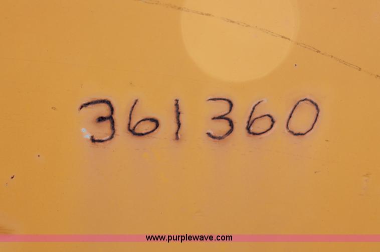 image for item C2611 2001 Ledwell LW25X120 portable loading ramp