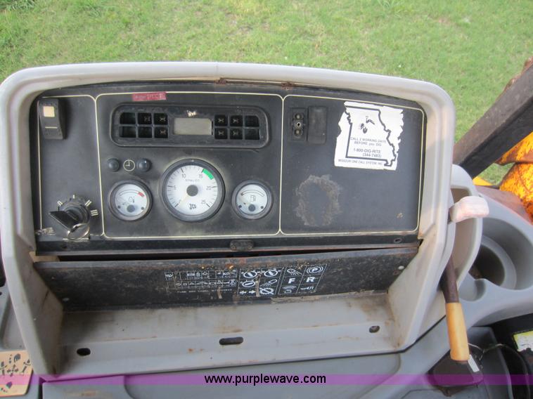 image for item D2031 1998 JCB 214E Series 3 backhoe