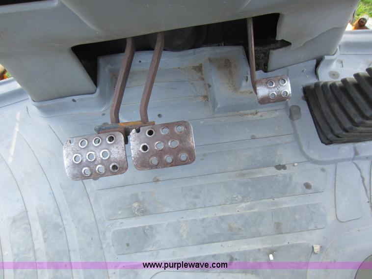 image for item D2031 1998 JCB 214E Series 3 backhoe