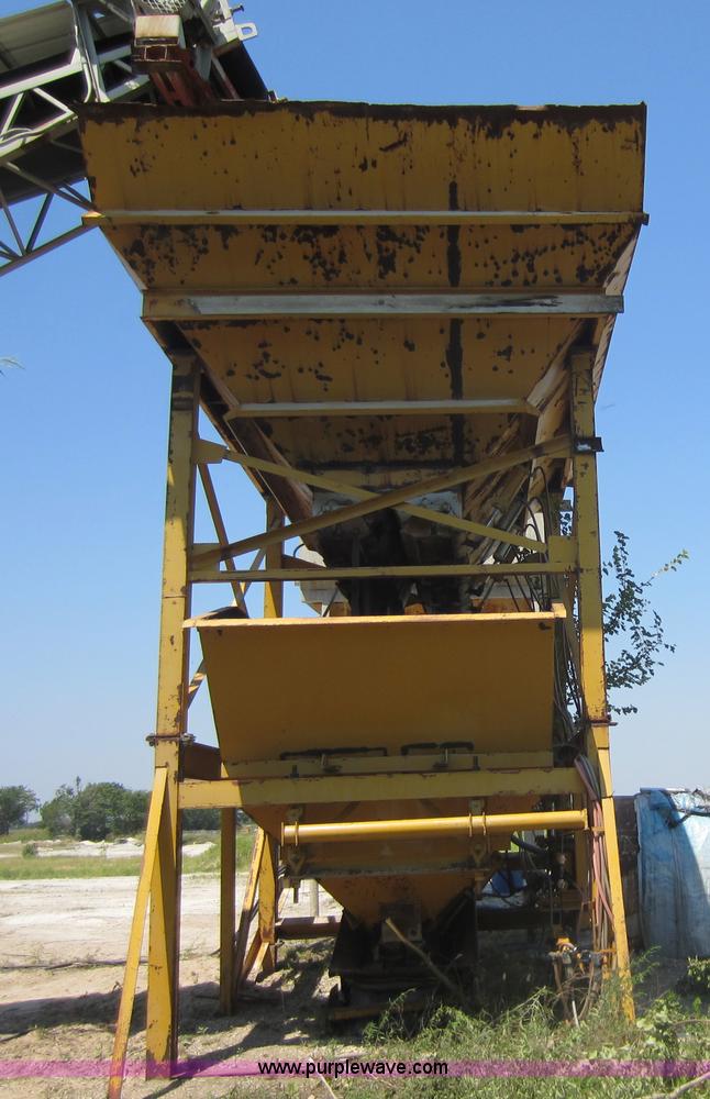 image for item D2034 1982 Vince Hagan HSM-10300-B portable concrete conveyor batch plant