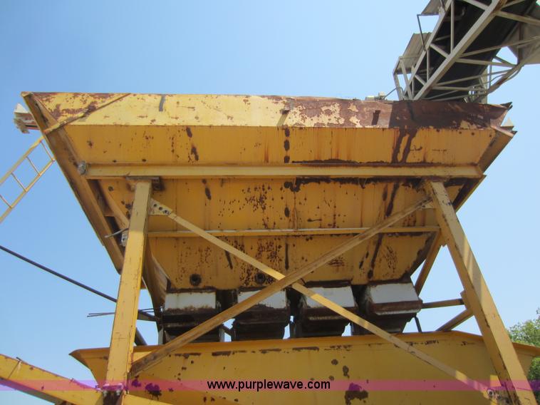 image for item D2034 1982 Vince Hagan HSM-10300-B portable concrete conveyor batch plant