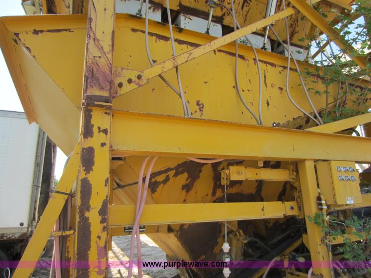 image for item D2034 1982 Vince Hagan HSM-10300-B portable concrete conveyor batch plant