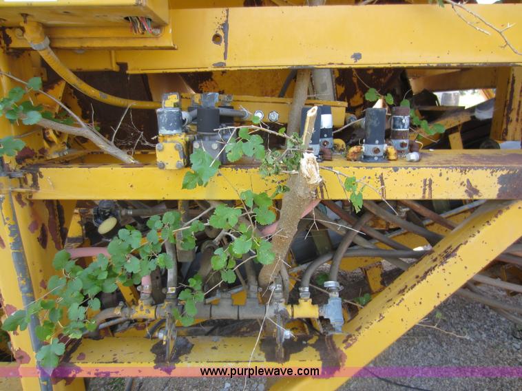 image for item D2034 1982 Vince Hagan HSM-10300-B portable concrete conveyor batch plant