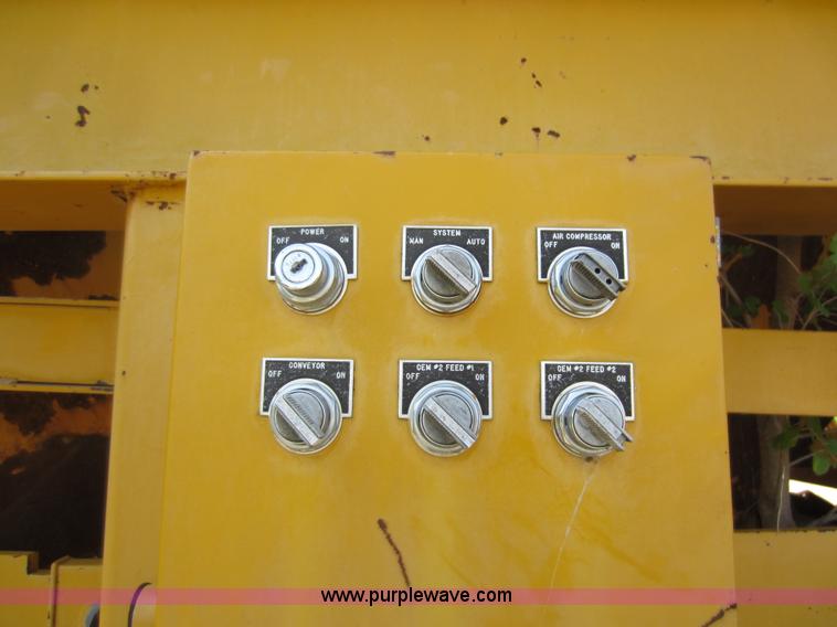 image for item D2034 1982 Vince Hagan HSM-10300-B portable concrete conveyor batch plant