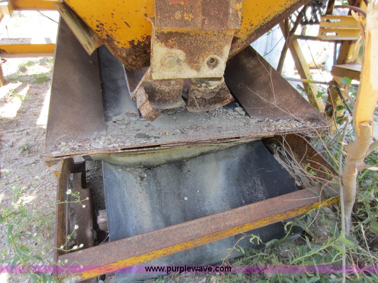 image for item D2034 1982 Vince Hagan HSM-10300-B portable concrete conveyor batch plant