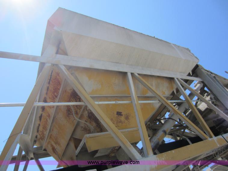 image for item D2034 1982 Vince Hagan HSM-10300-B portable concrete conveyor batch plant