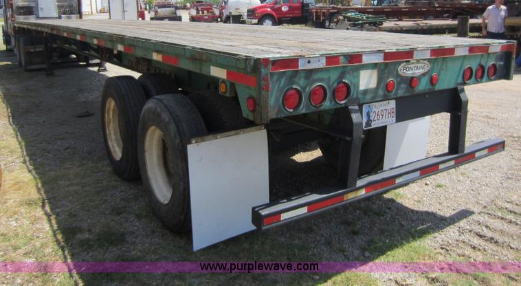 image for item D2039 2001 Fontaine 48' flatbed trailer