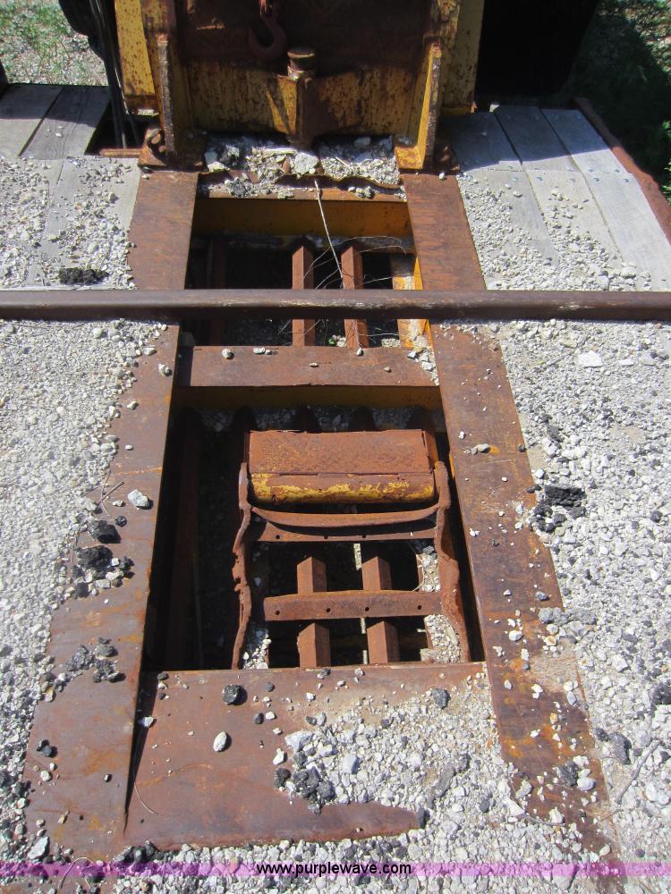 image for item D4161 1975 Talbert triple axle detachable haul trailer