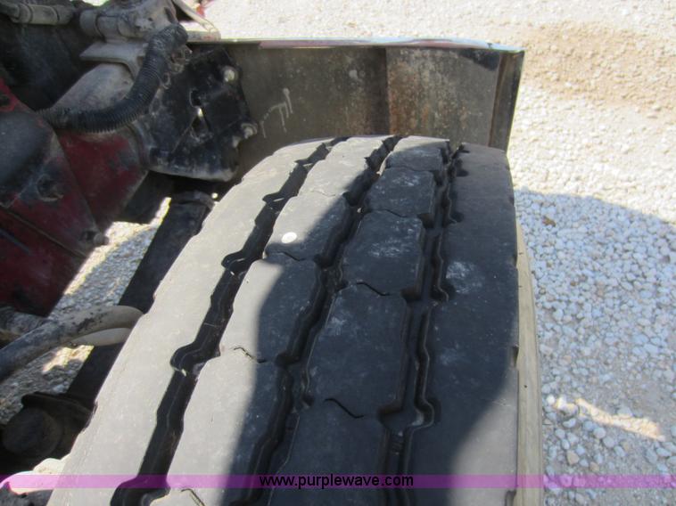 image for item D4162 1984 Mack Econodyne R688ST semi truck