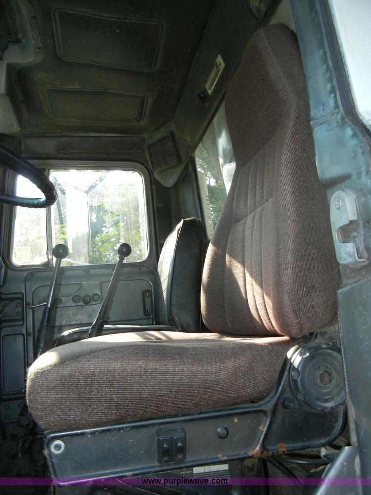 image for item D4351 1986 Mack RS686LS barrel dump truck