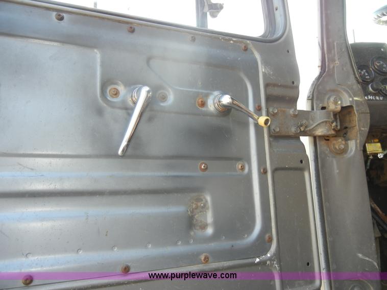 image for item D4351 1986 Mack RS686LS barrel dump truck