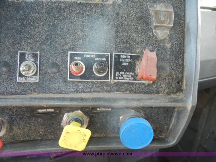 image for item D4351 1986 Mack RS686LS barrel dump truck