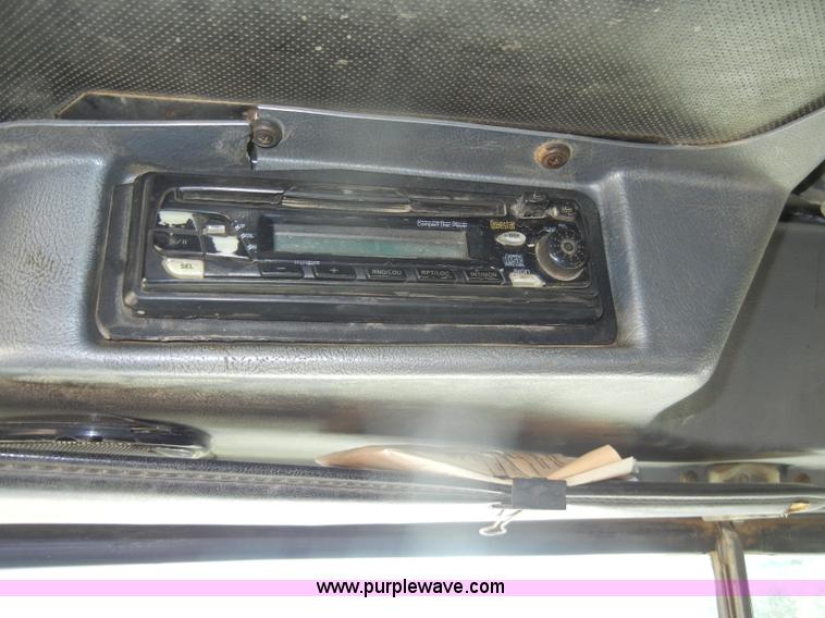 image for item D4351 1986 Mack RS686LS barrel dump truck