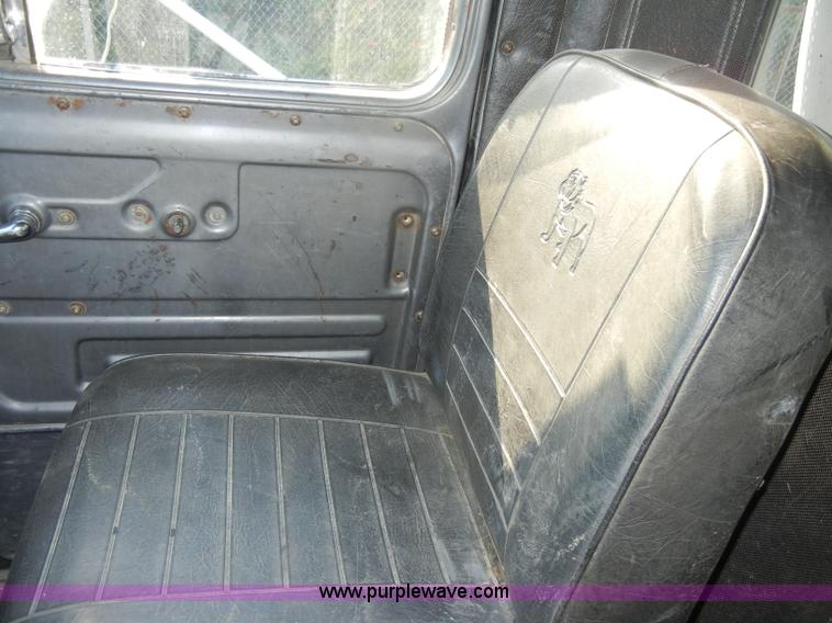 image for item D4351 1986 Mack RS686LS barrel dump truck