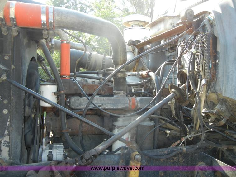 image for item D4351 1986 Mack RS686LS barrel dump truck