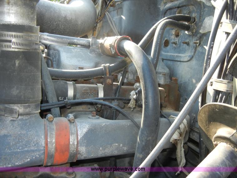 image for item D4351 1986 Mack RS686LS barrel dump truck