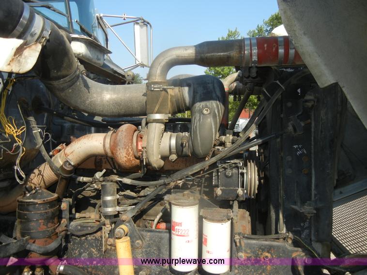 image for item D4351 1986 Mack RS686LS barrel dump truck