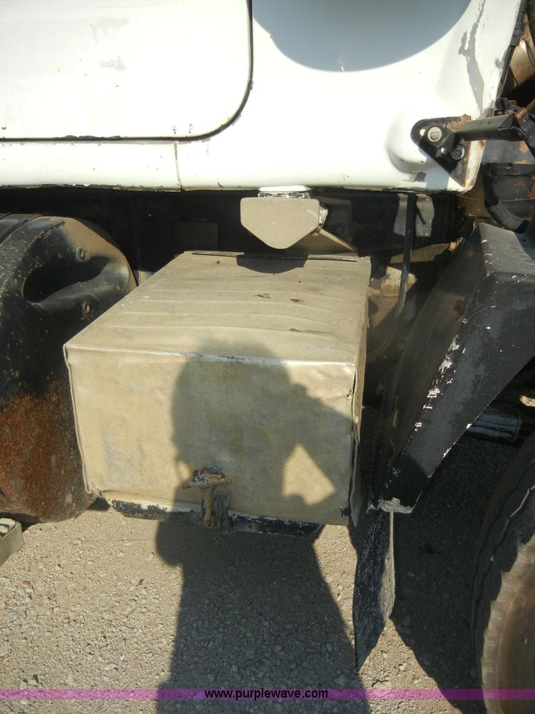 image for item D4351 1986 Mack RS686LS barrel dump truck