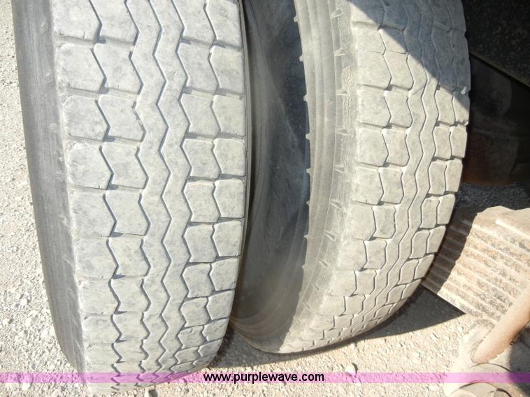 image for item D4351 1986 Mack RS686LS barrel dump truck