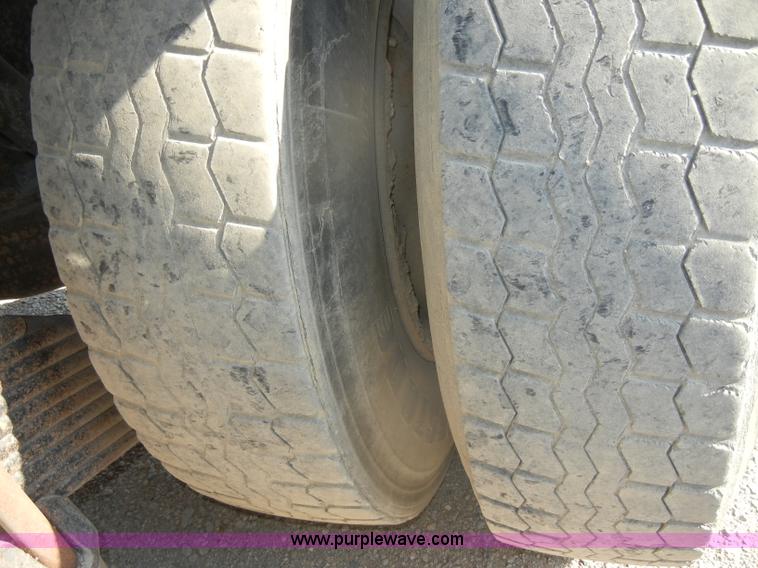 image for item D4351 1986 Mack RS686LS barrel dump truck