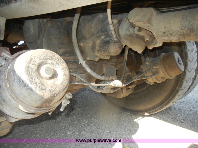 image for item D4351 1986 Mack RS686LS barrel dump truck