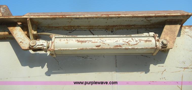 image for item D4351 1986 Mack RS686LS barrel dump truck