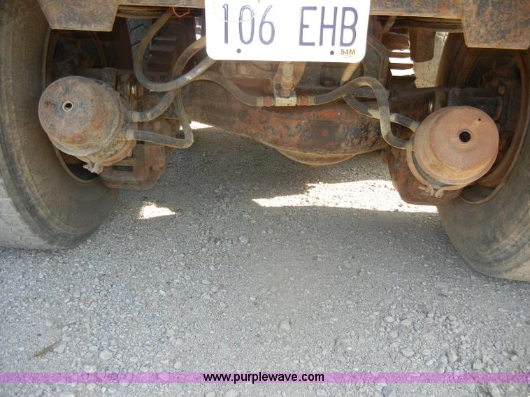 image for item D4351 1986 Mack RS686LS barrel dump truck