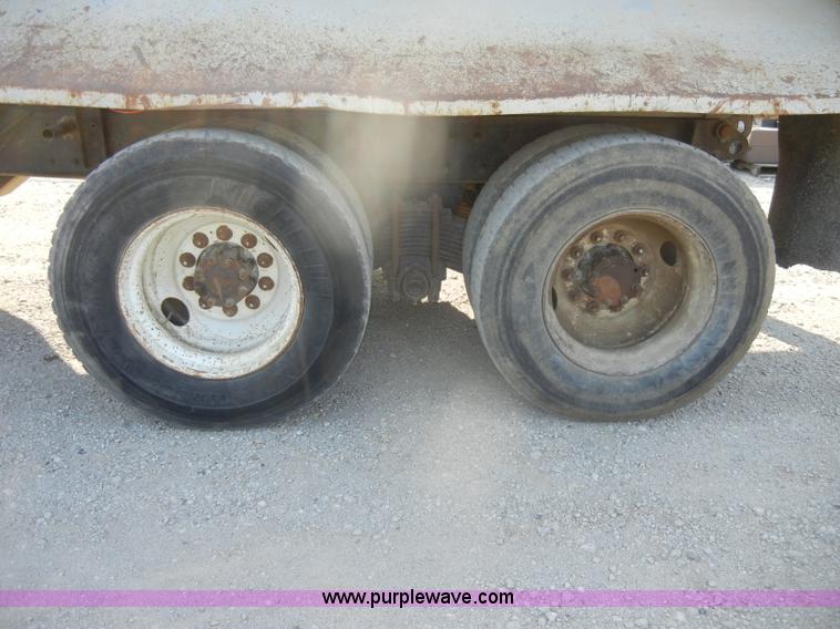 image for item D4351 1986 Mack RS686LS barrel dump truck