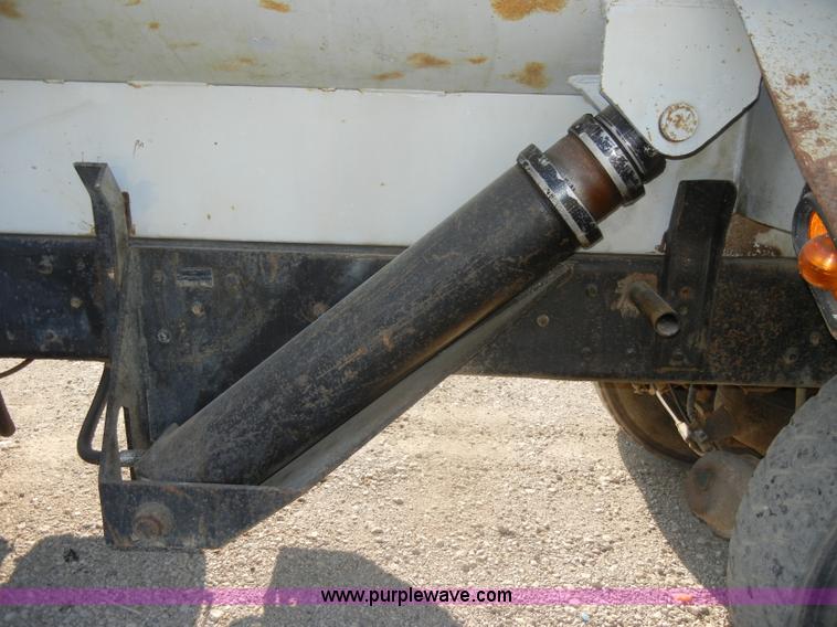 image for item D4351 1986 Mack RS686LS barrel dump truck