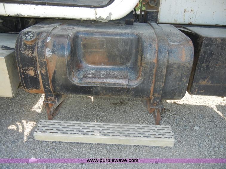 image for item D4351 1986 Mack RS686LS barrel dump truck