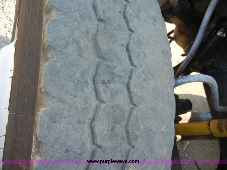 image for item D4351 1986 Mack RS686LS barrel dump truck