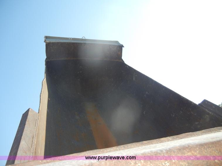 image for item D4351 1986 Mack RS686LS barrel dump truck