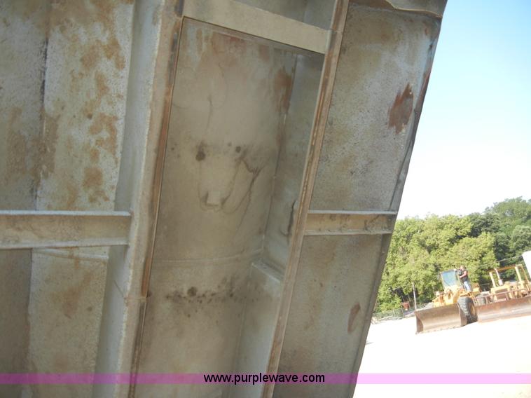 image for item D4351 1986 Mack RS686LS barrel dump truck