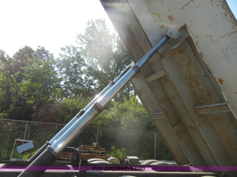 image for item D4351 1986 Mack RS686LS barrel dump truck