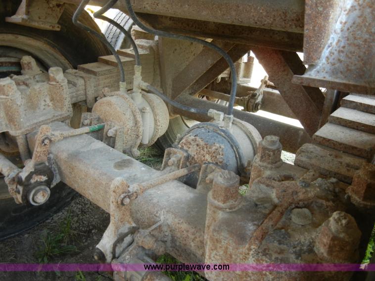 image for item D4353 1974 Hobb/Fruehauf end dump trailer