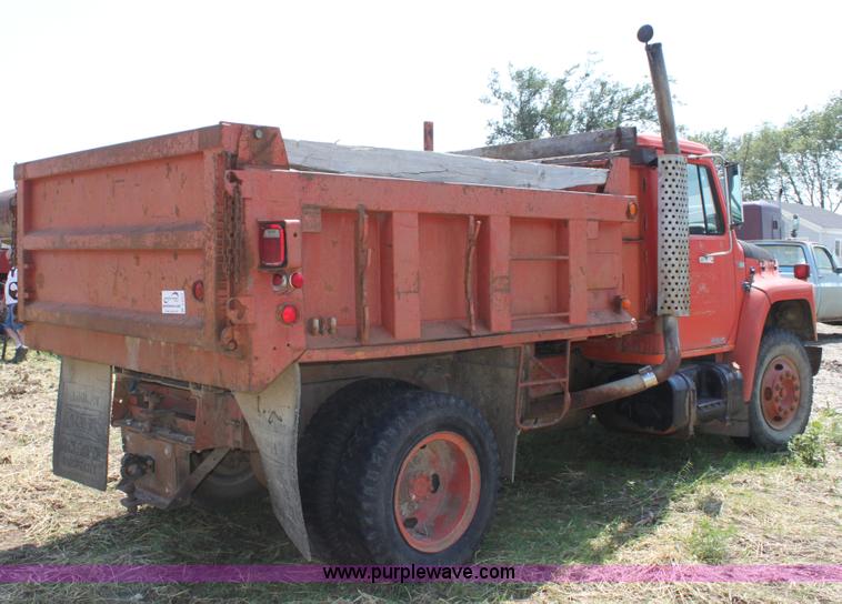 image for item D5213 1981 International 1754 dump truck
