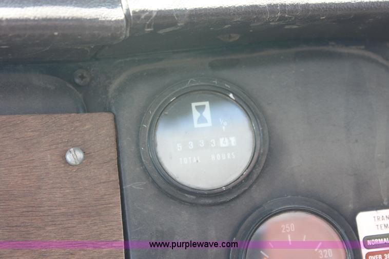 image for item D5213 1981 International 1754 dump truck