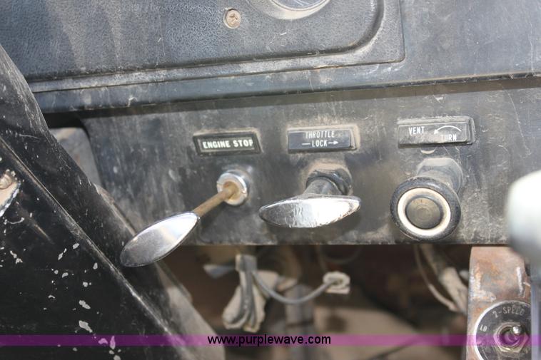 image for item D5213 1981 International 1754 dump truck