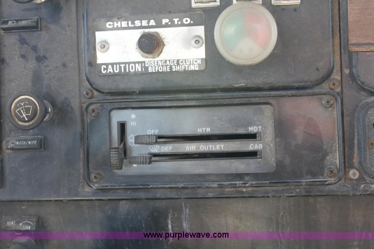 image for item D5213 1981 International 1754 dump truck