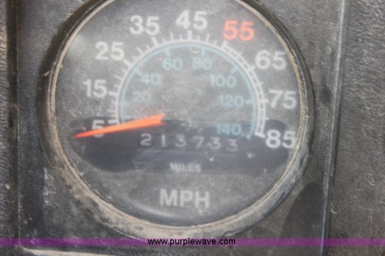 image for item D5213 1981 International 1754 dump truck