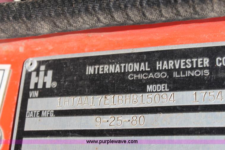 image for item D5213 1981 International 1754 dump truck