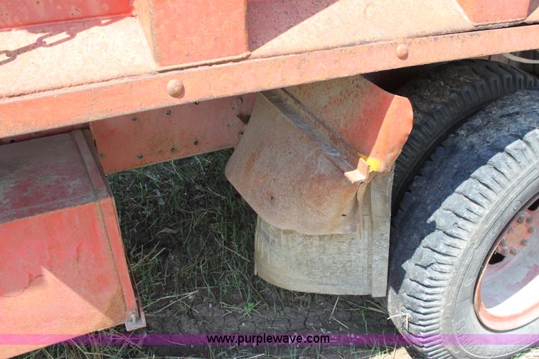 image for item D5213 1981 International 1754 dump truck