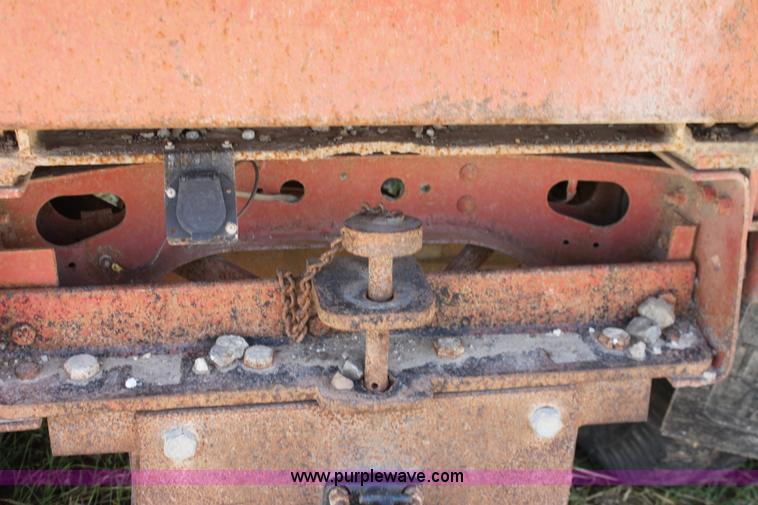image for item D5213 1981 International 1754 dump truck