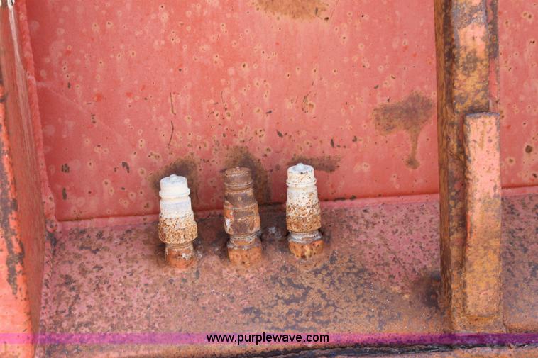 image for item D5213 1981 International 1754 dump truck