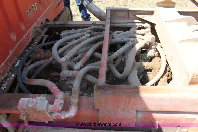 image for item D5213 1981 International 1754 dump truck