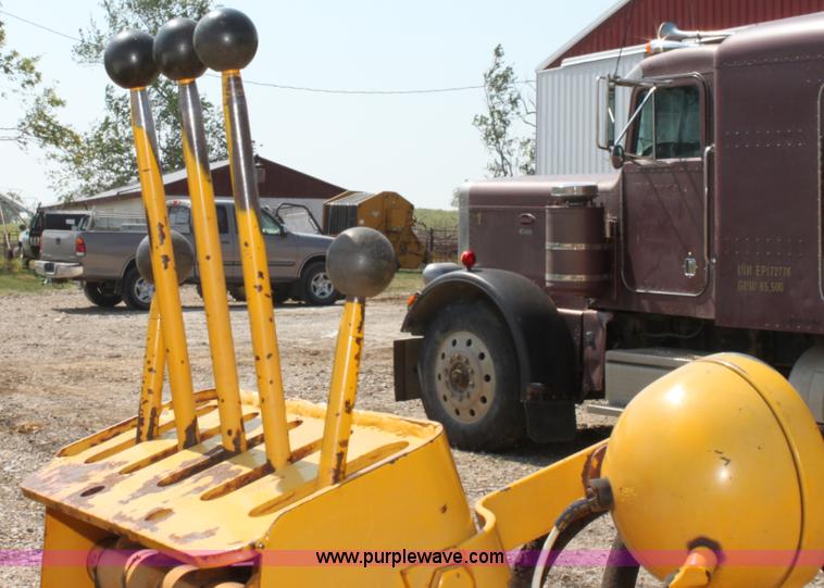 image for item D5220 1969 Case Construction King 580 backhoe