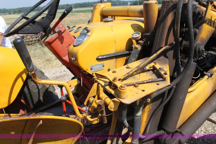 image for item D5220 1969 Case Construction King 580 backhoe