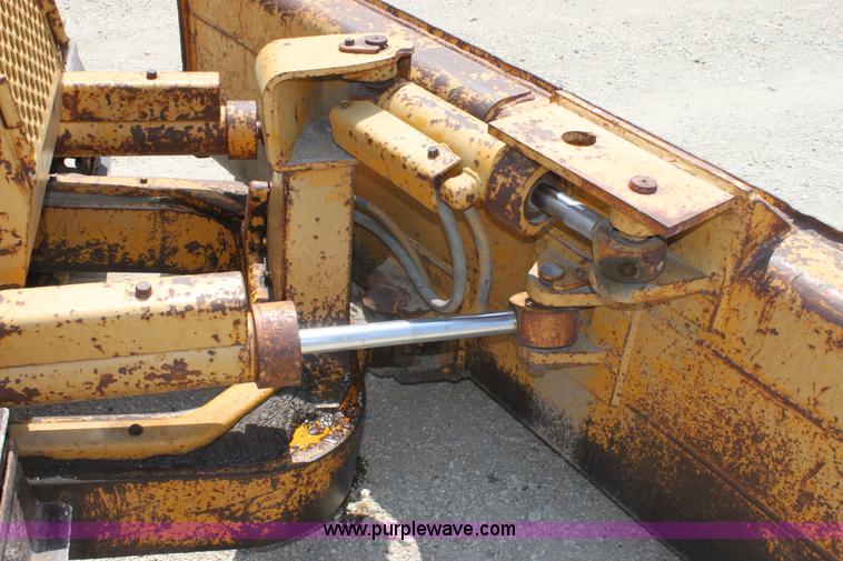 image for item D5242 1978 Caterpillar D3 dozer